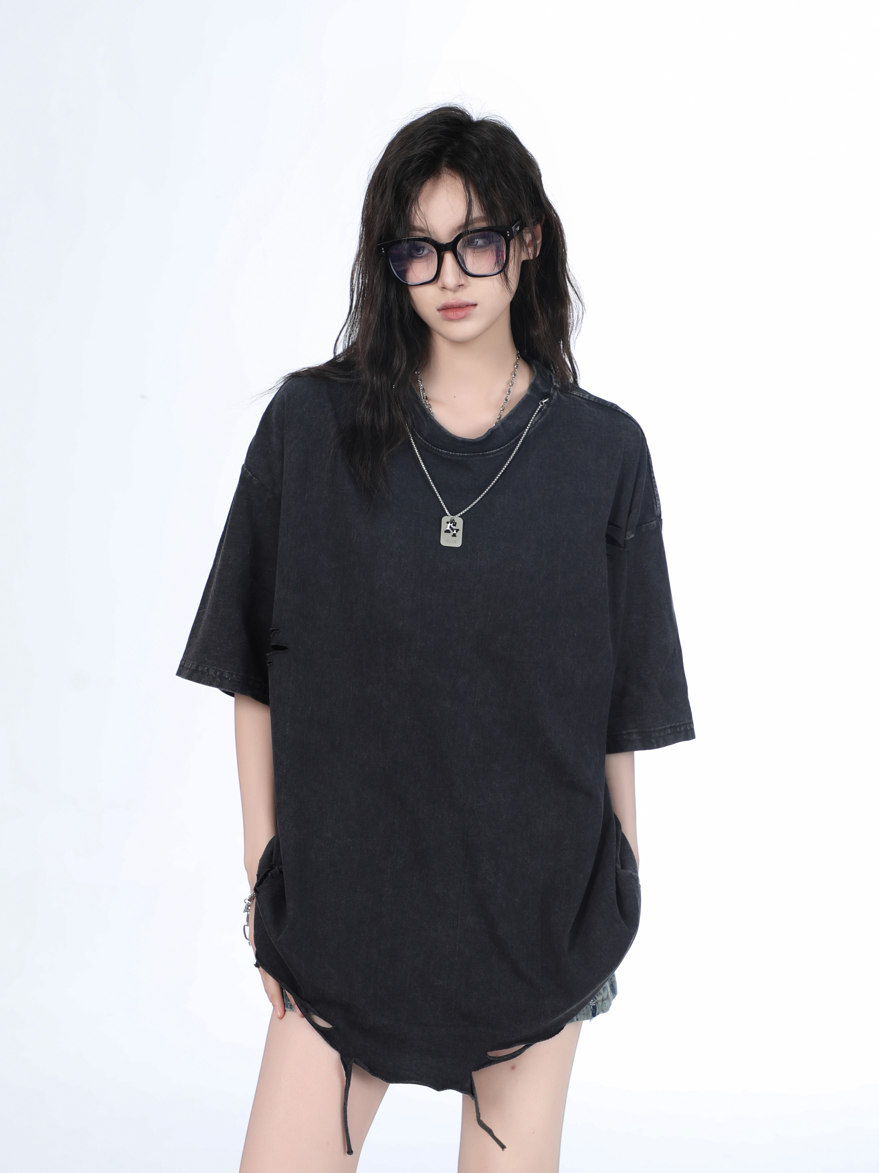 Women's Black Short Sleeve T-Shirt with Hip-Hop Destruction Design - Loose Fit Summer Trend for Casual Style