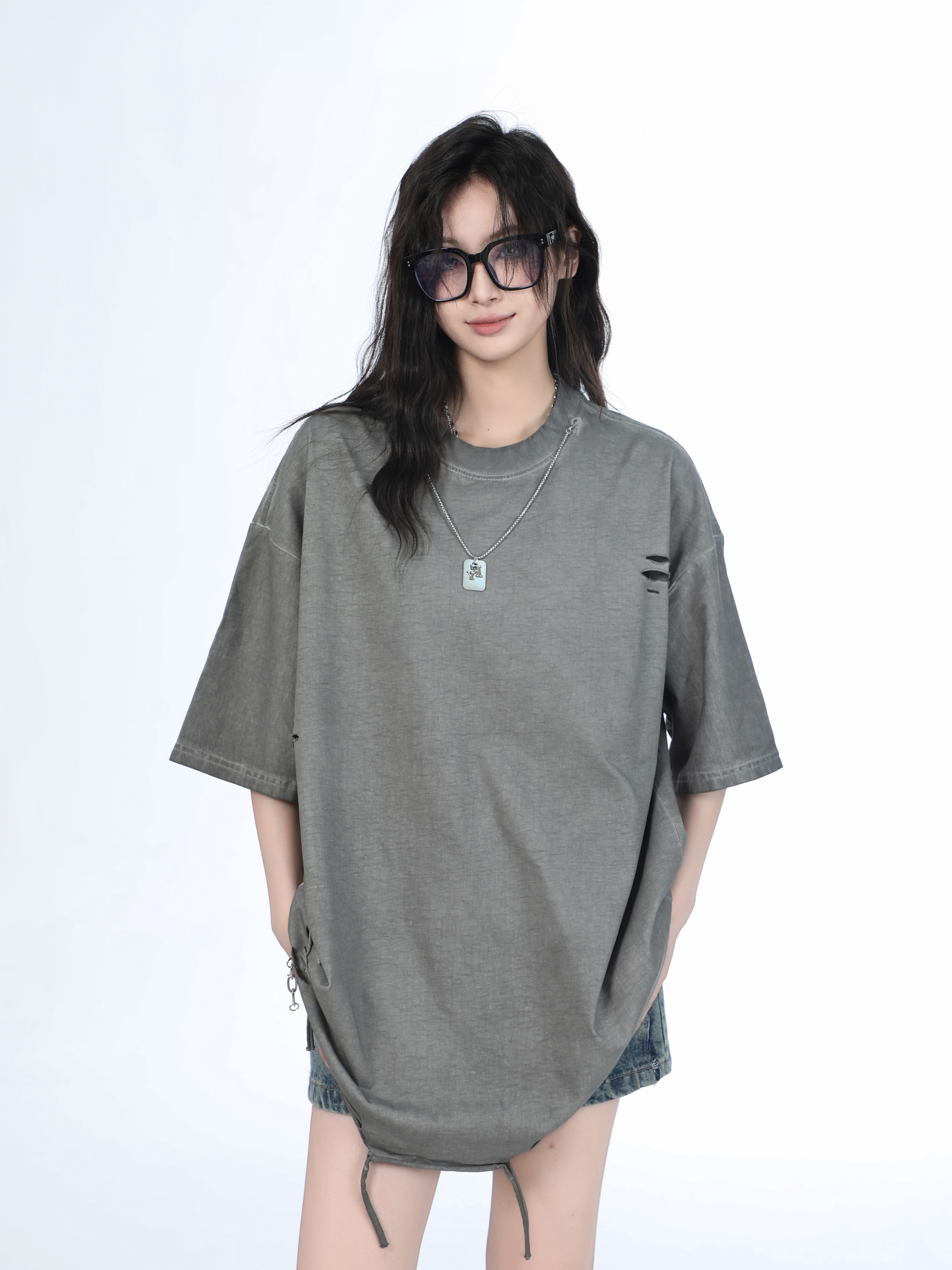 Women's Black Short Sleeve T-Shirt with Hip-Hop Destruction Design - Loose Fit Summer Trend for Casual Style