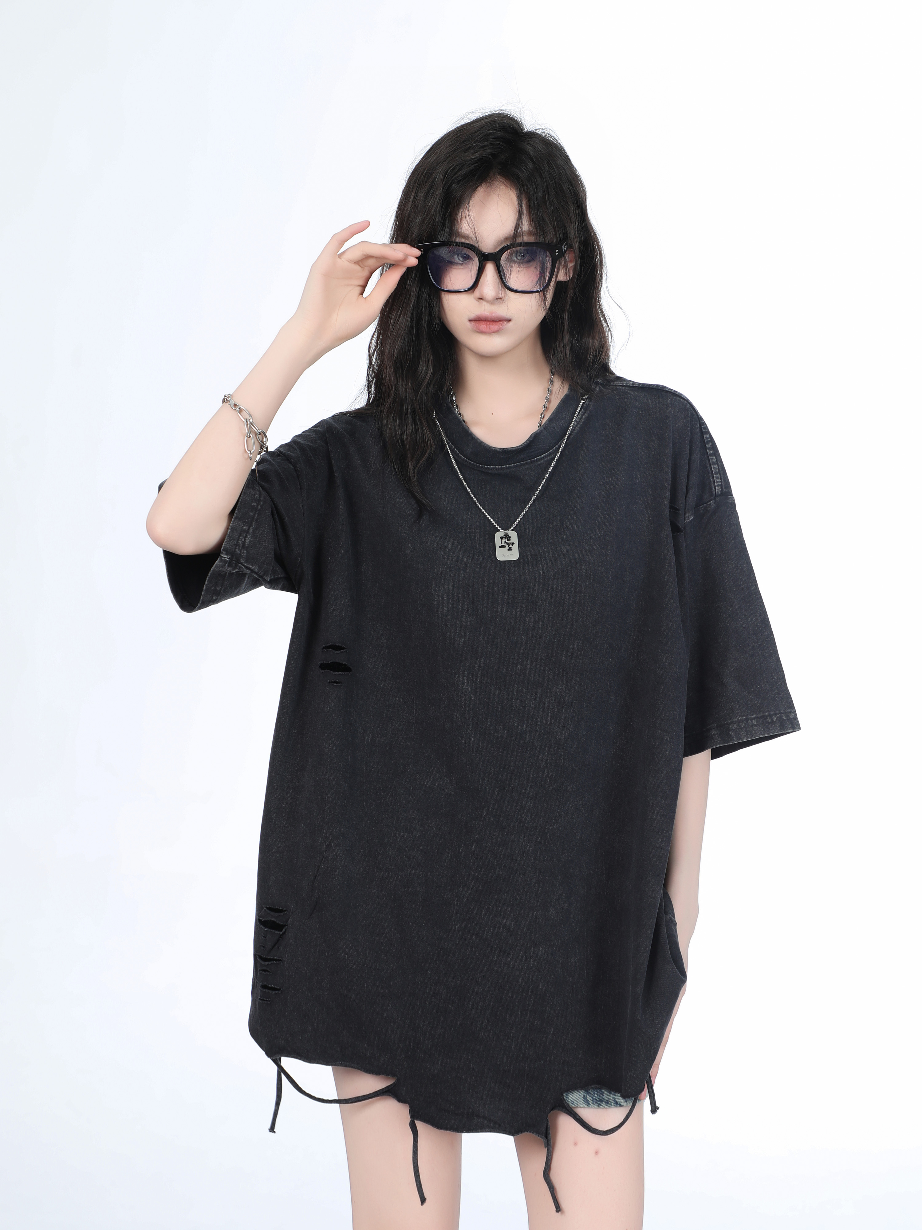 Women's Black Short Sleeve T-Shirt with Hip-Hop Destruction Design - Loose Fit Summer Trend for Casual Style