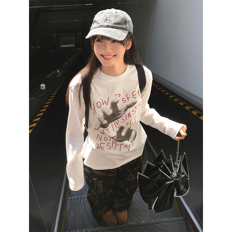 Women’s Casual Loose Fit Hand-Painted Round Neck T-Shirt - American Style Long Sleeve Top in Pure Cotton for Early Spring